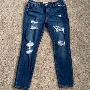 Cute woman’s mid rise KanCan jeans!